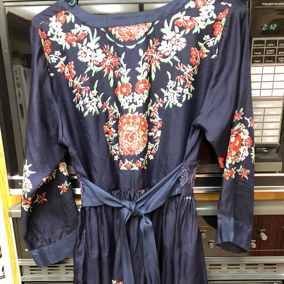 Johnny Was 100% silk dress - Picture 2 of 4